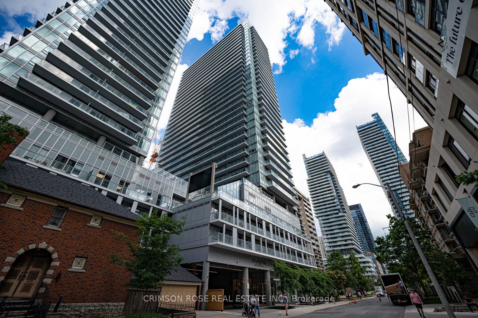 195 Redpath Avenue 3210, Toronto, On M4p 0e4