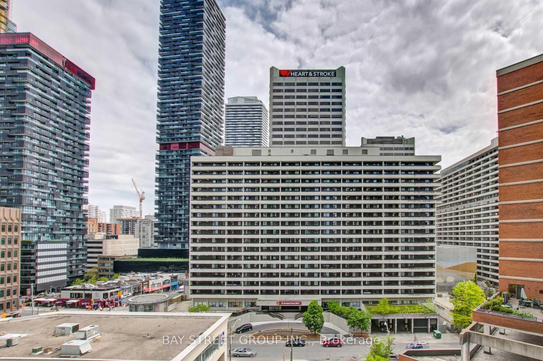 33 Helendale Avenue 2108, Toronto, On M4r 0a4