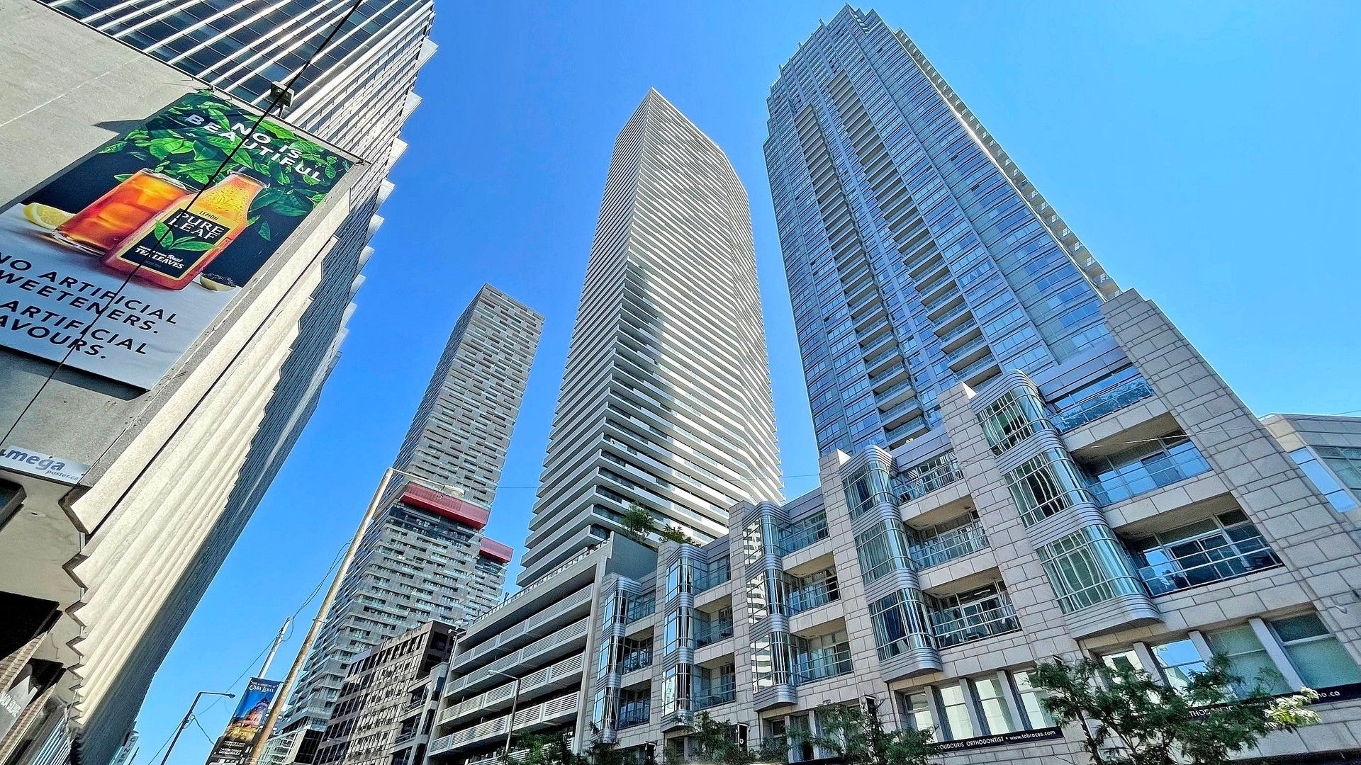 2221 Yonge Street 3105, Toronto, On M4s 0b8