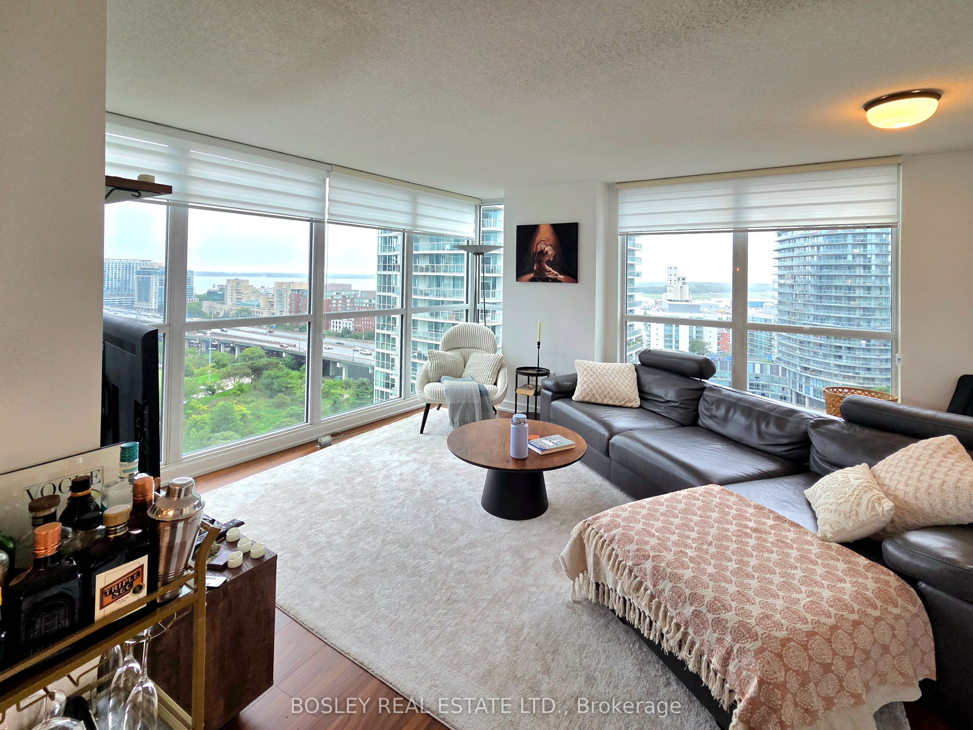 85 Queens Wharf Road 1901, Toronto, On M5v 0j9