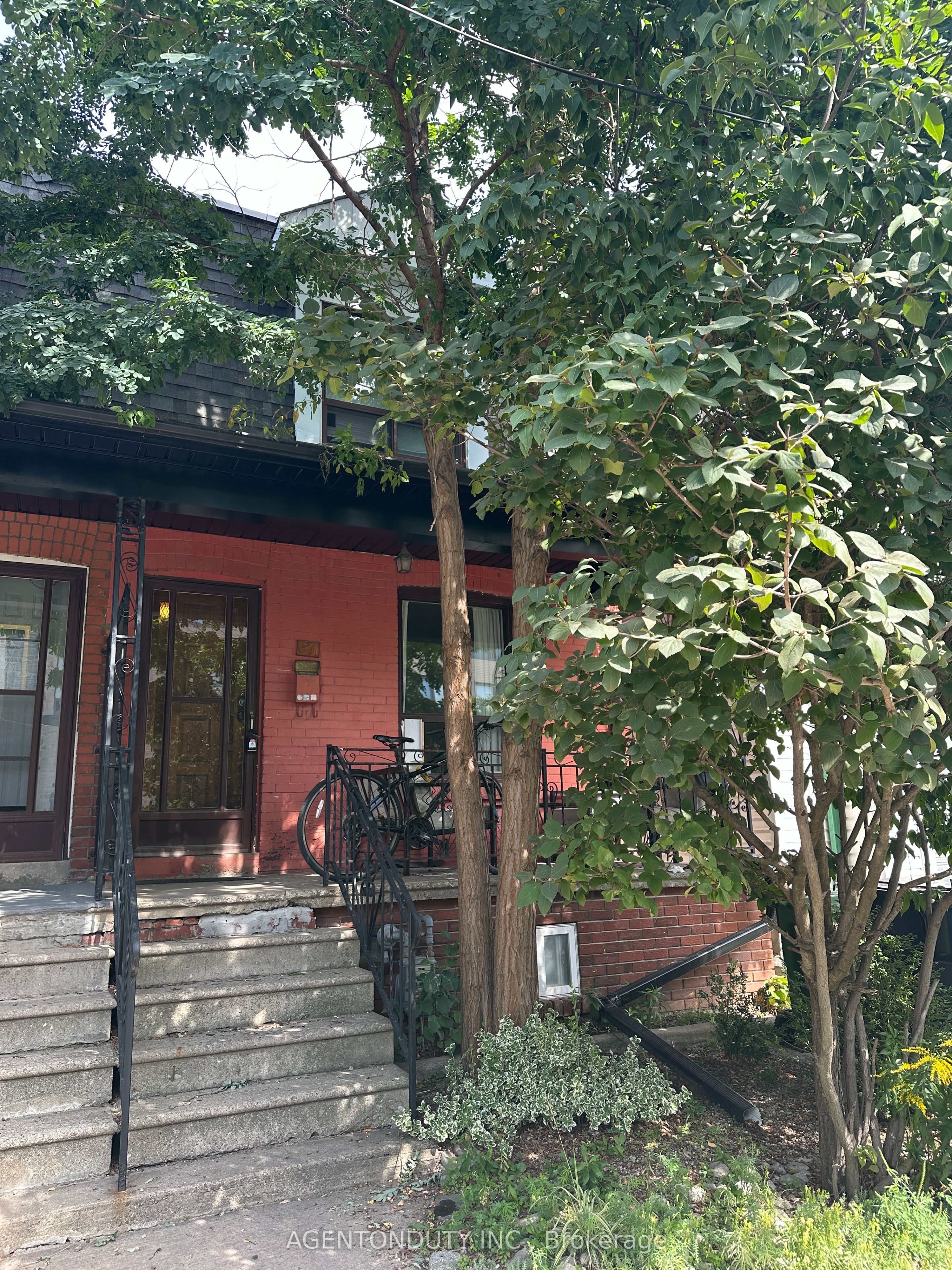 51 Perth Avenue, Toronto, On M6r 2c1