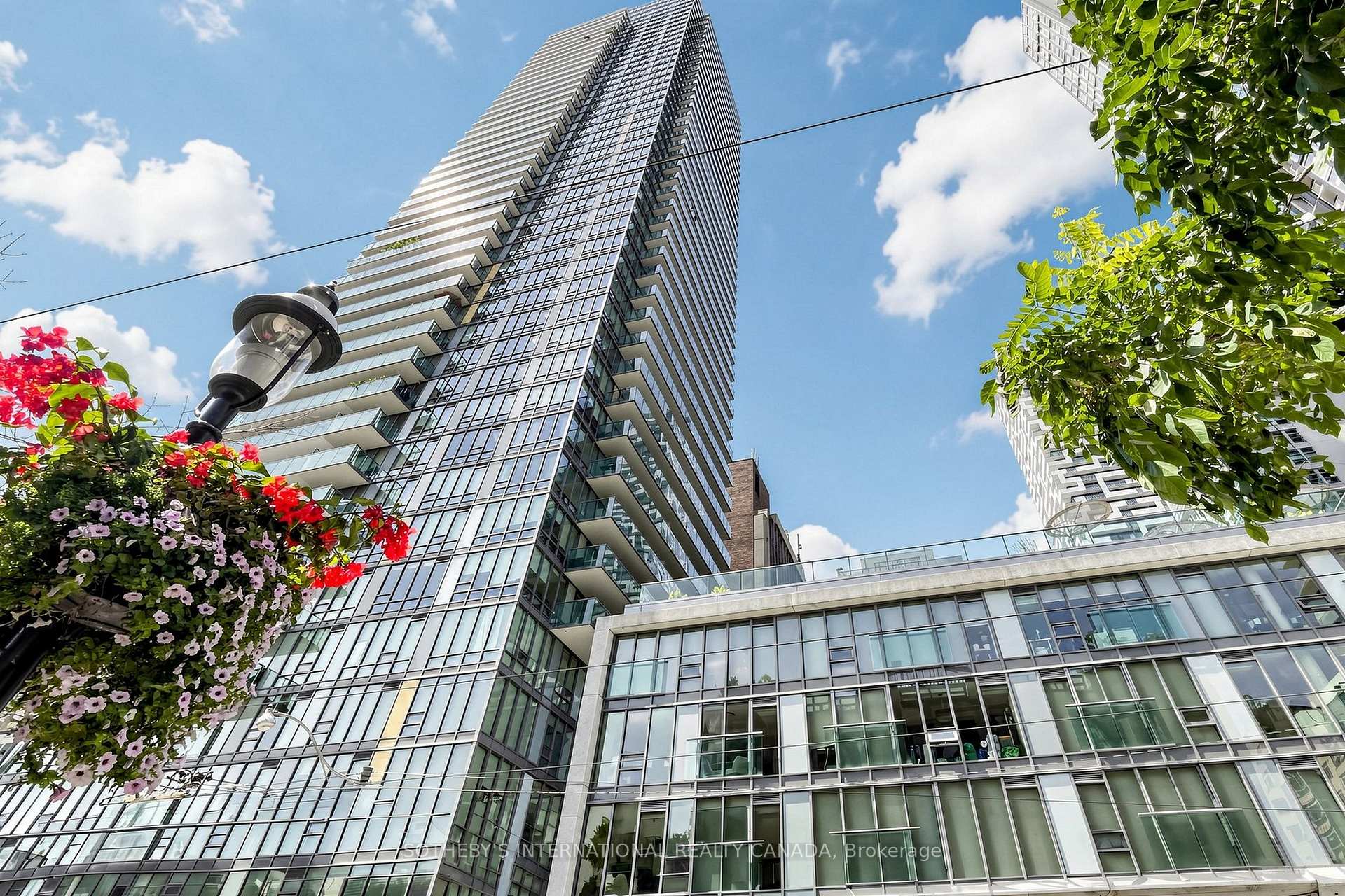 33 Lombard Street 1606, Toronto, On M5c 3h8