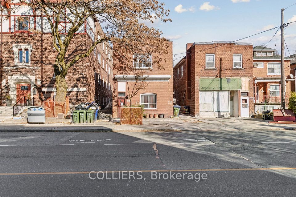 225 Vaughan Road, Toronto, On M6c 2m3