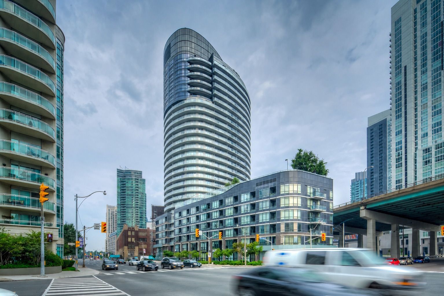 38 Dan Leckie Way 505, Toronto, On M5v 2v6