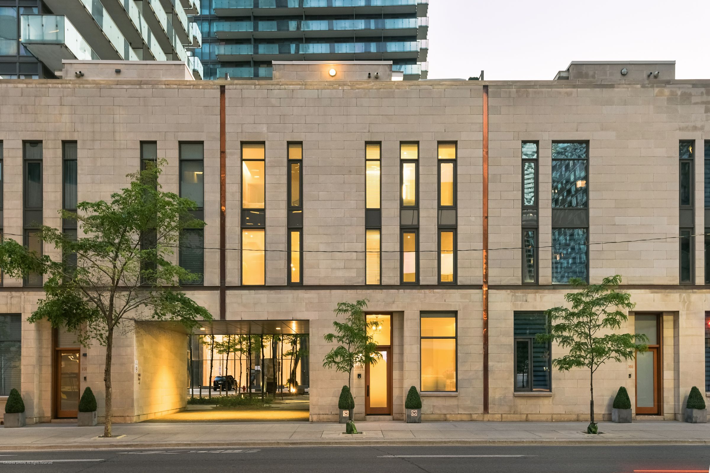 1084 Bay Street, Toronto, On M5s 0a3