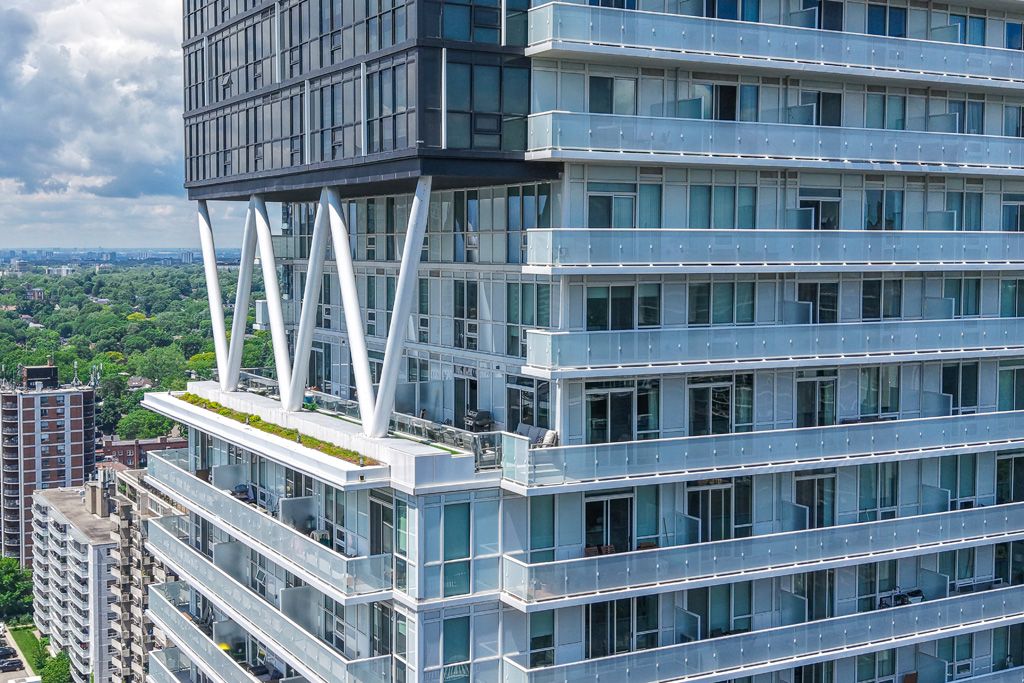 101 Erskine Avenue 2407, Toronto, On M4p 0c5