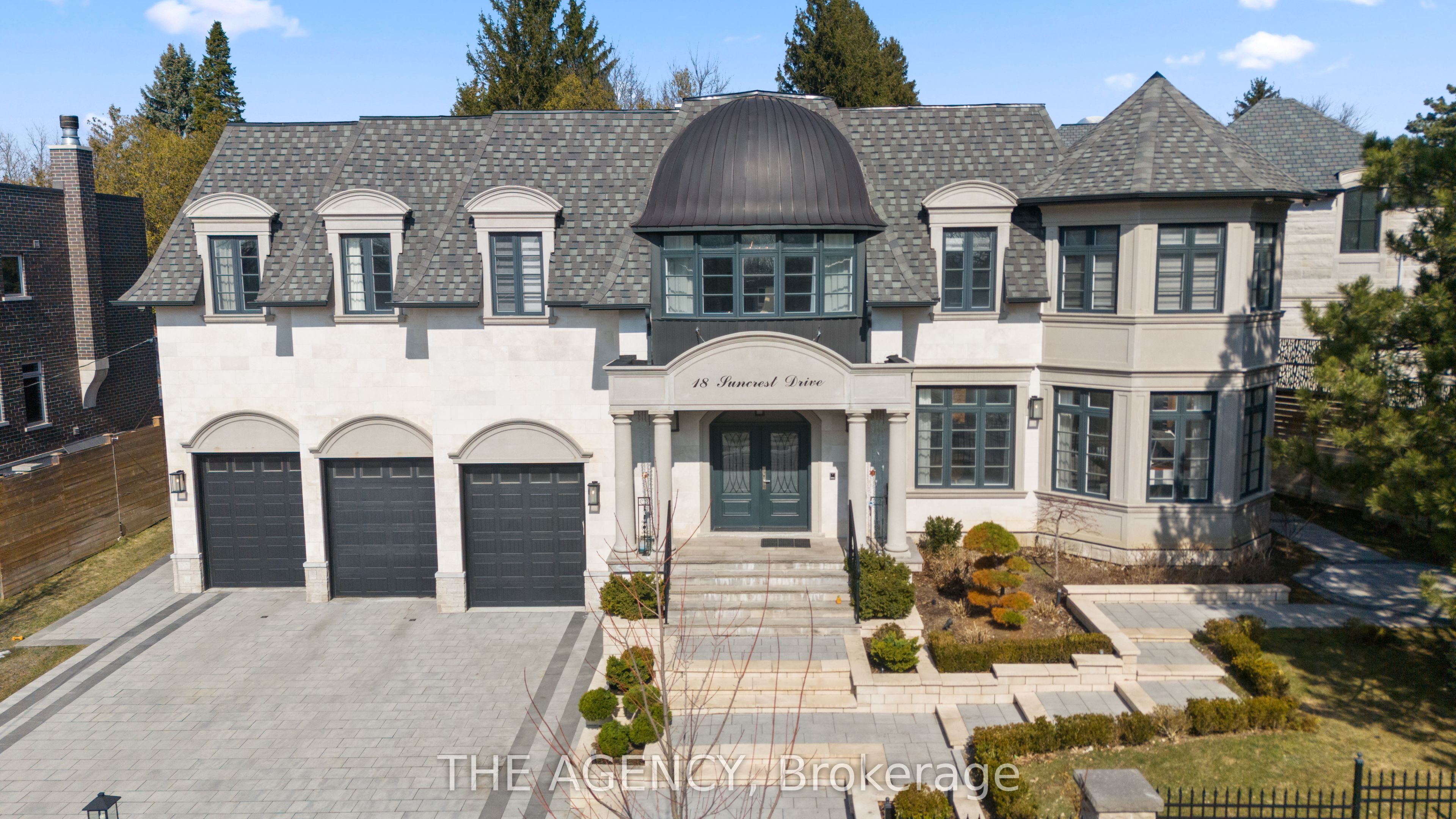 18 Suncrest Drive, Toronto, On M3c 2l2