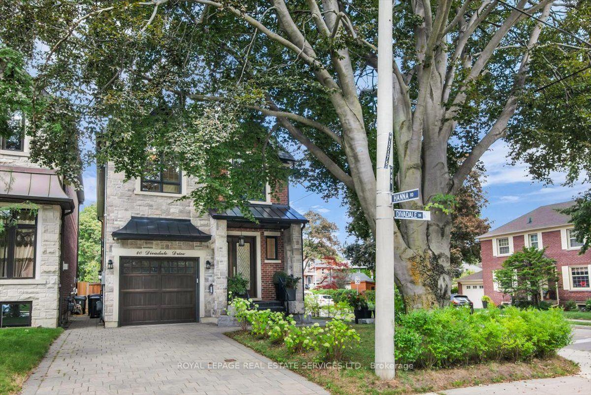 40 Divadale Drive, Toronto, On M4g 2n9