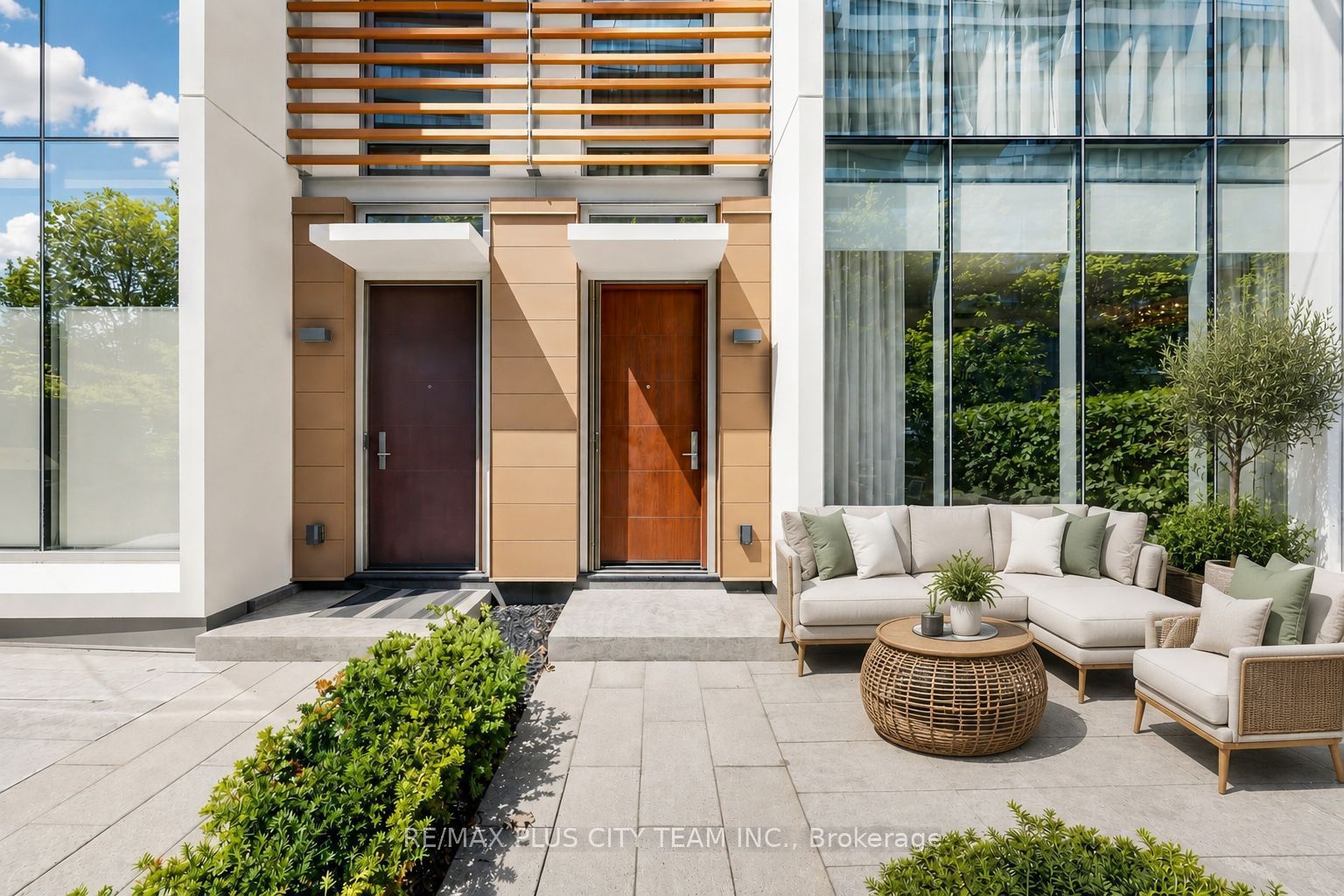 29 Queens Quay E Th122, Toronto, On M5e 0a5