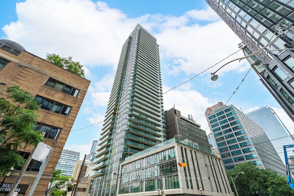 33 Lombard Street 316, Toronto, On M5c 3h8