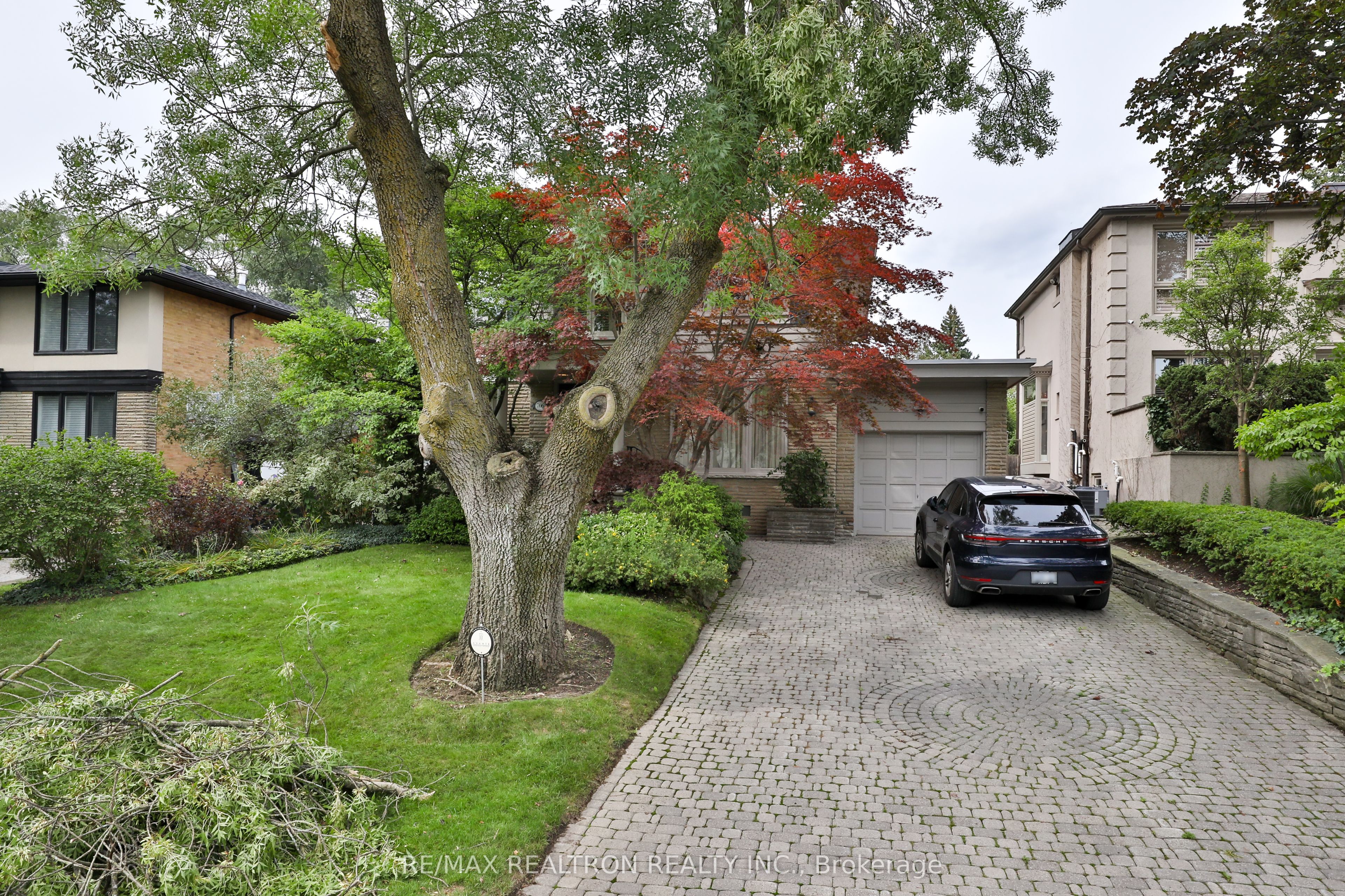 706 Briar Hill Avenue, Toronto, On M6c 1l3