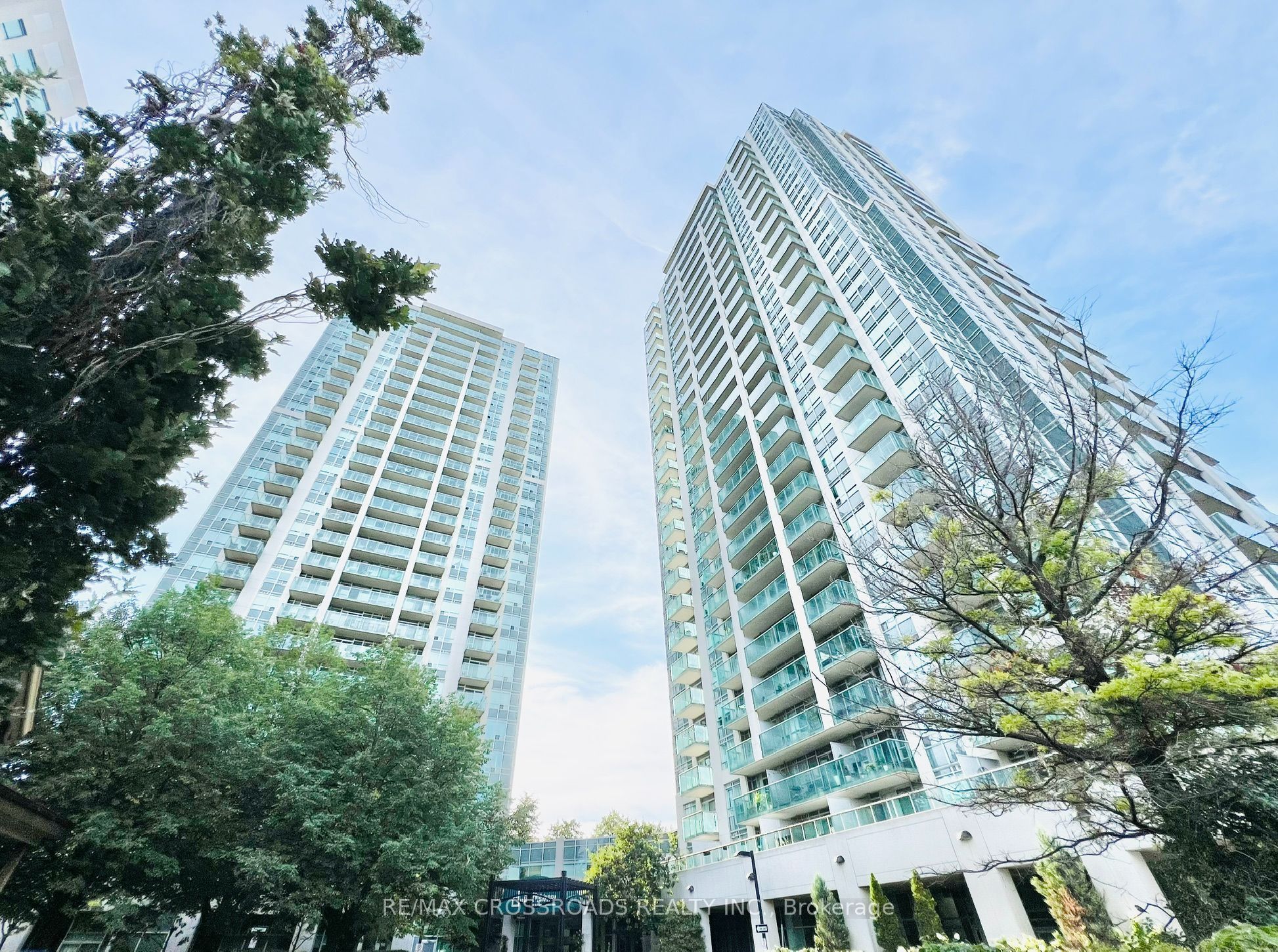 16 Harrison Garden Boulevard Ph 10, Toronto, On M2n 7j6