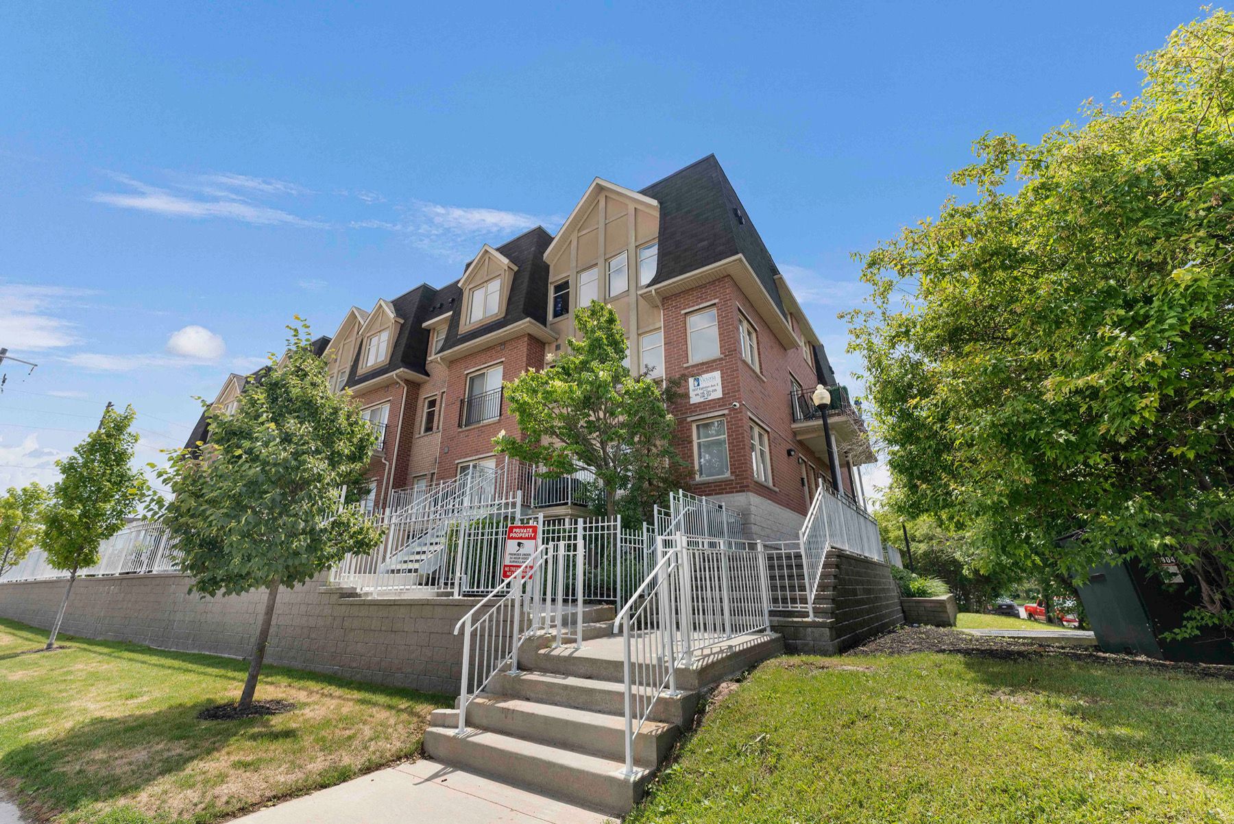 1837 Eglinton Avenue E 222, Toronto, On M4a 2y4