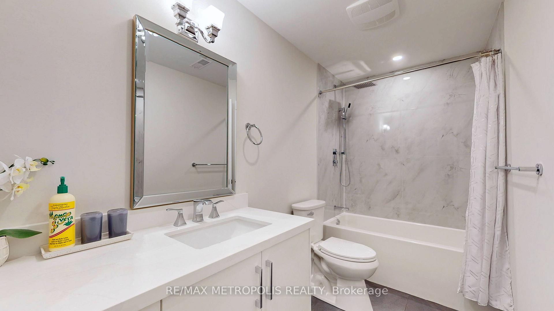 165 Manning Avenue 2&3 Floor, Toronto, On M6j 2k6