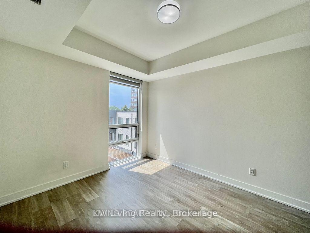 80 Vanauley Street 302, Toronto, On M5t 0c9
