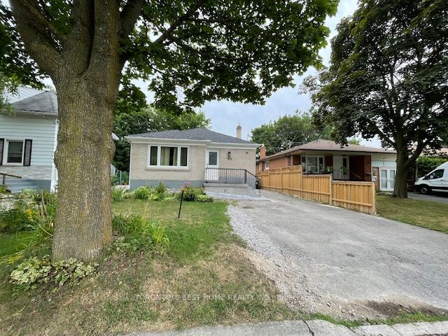 69 Madawaska Avenue Main F, Toronto, On M2m 2r2