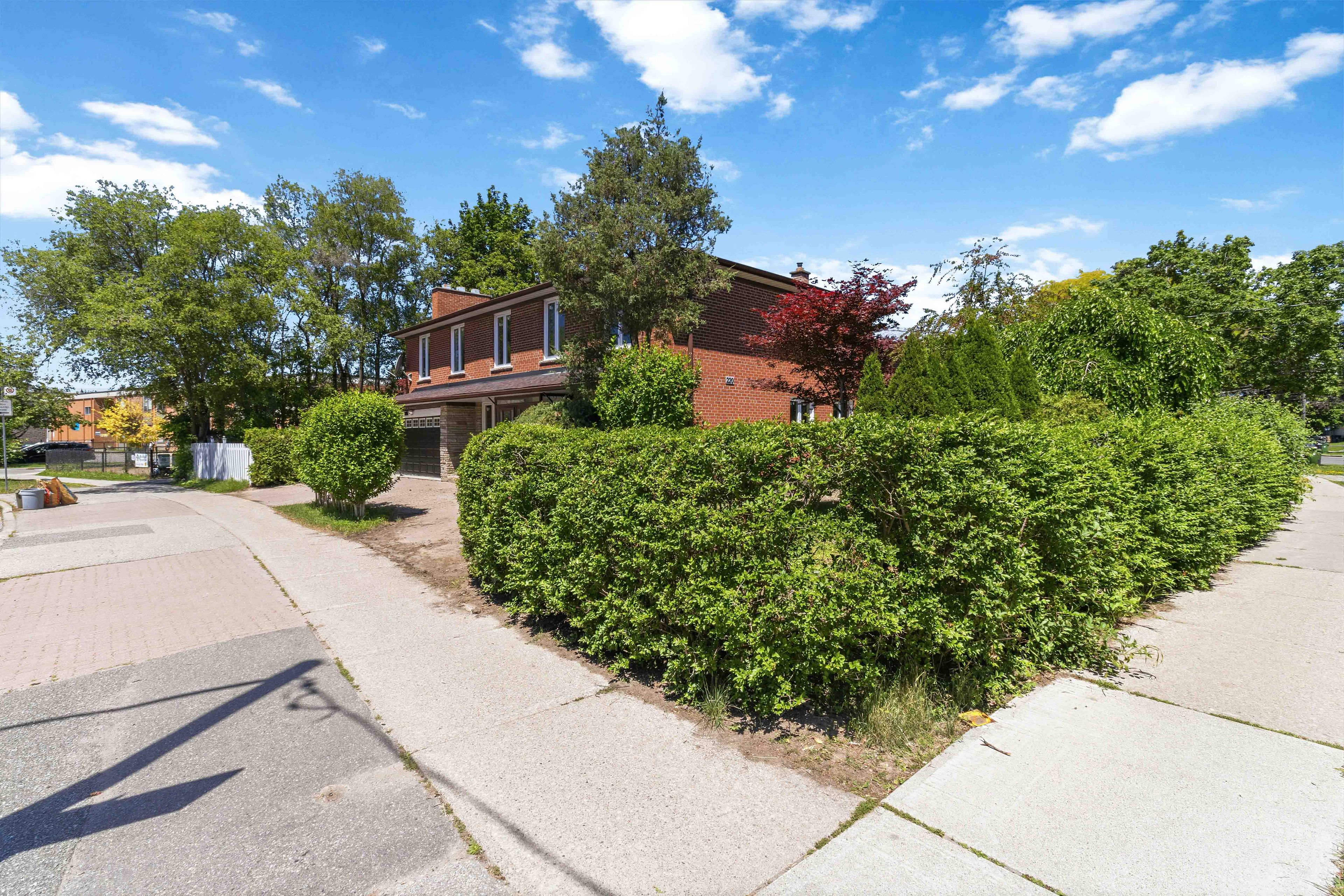 220 Torresdale Avenue Main, Toronto, On M2r 3e8