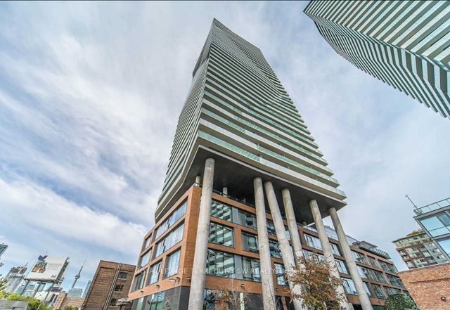 70 Distillery Lane 2401, Toronto, On M5a 0e3