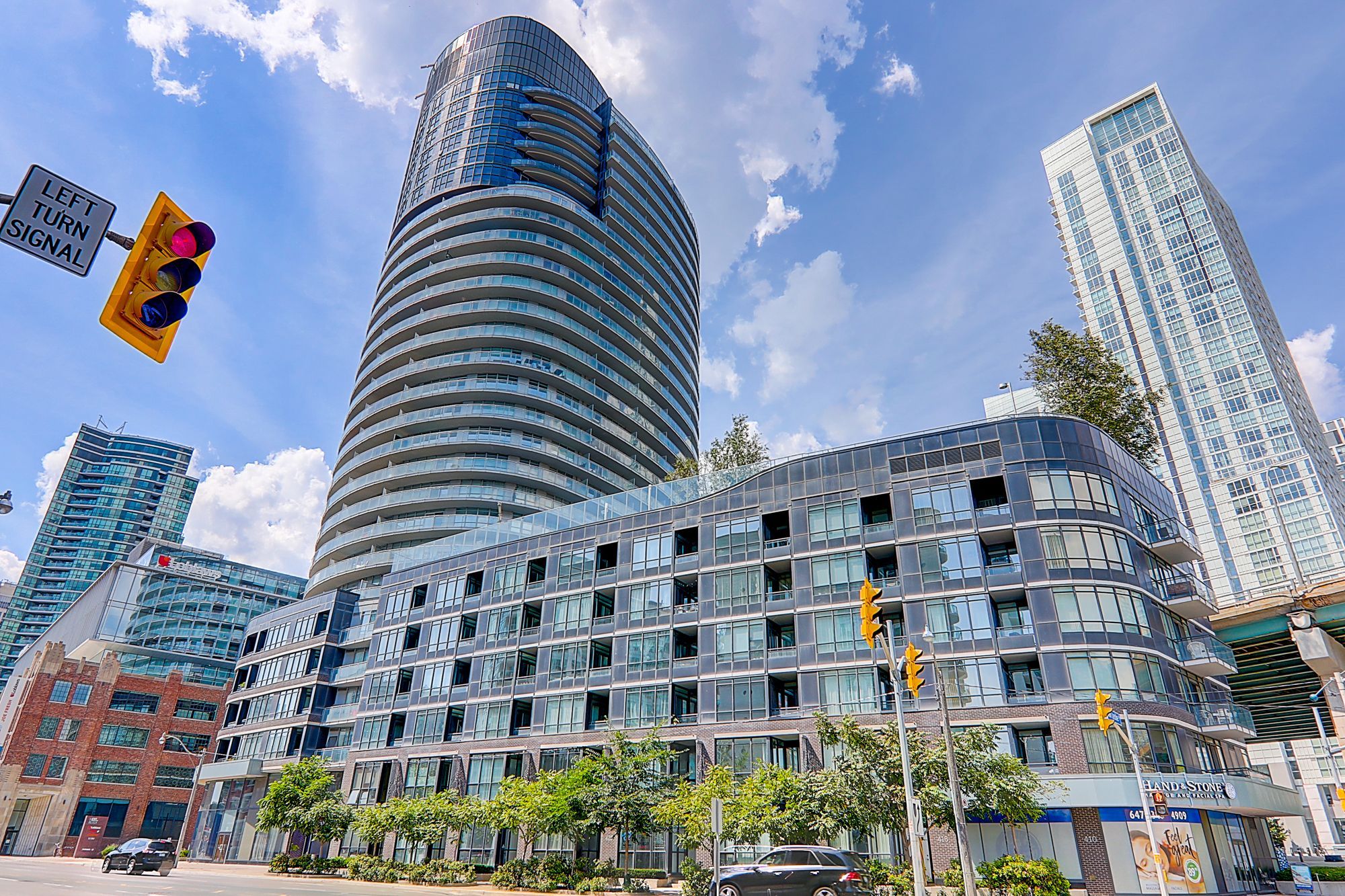 38 Dan Leckie Way 1912, Toronto, On M5v 2v6