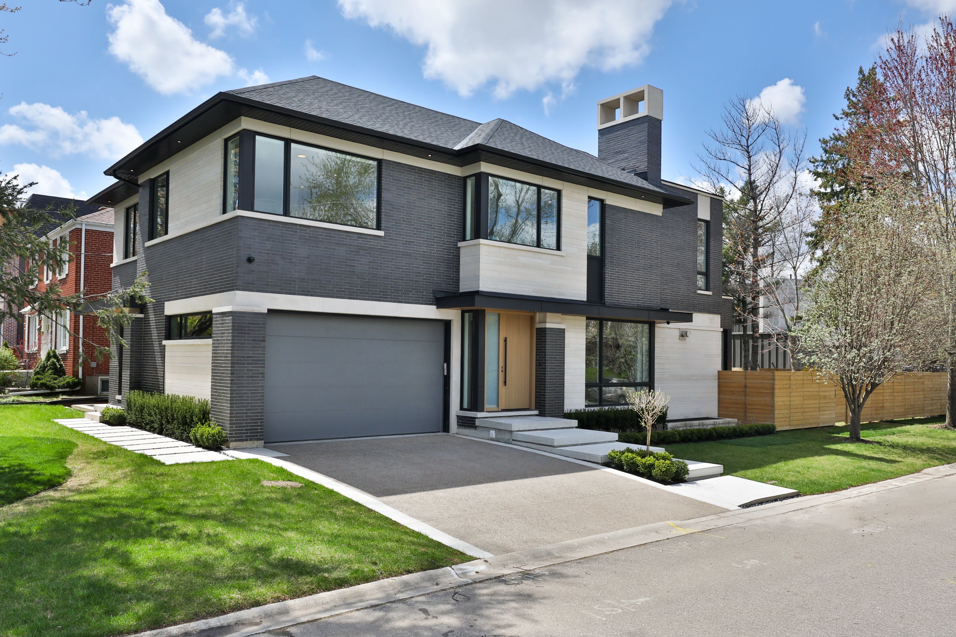 2 Marchwood Drive, Toronto, On M3h 1j8