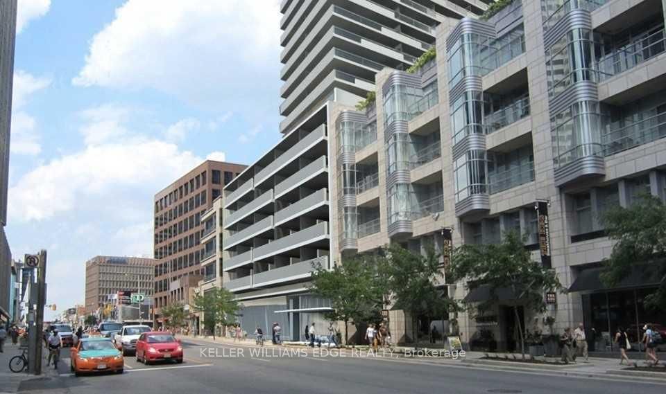 2221 Yonge Street 809, Toronto, On M4s 0b8