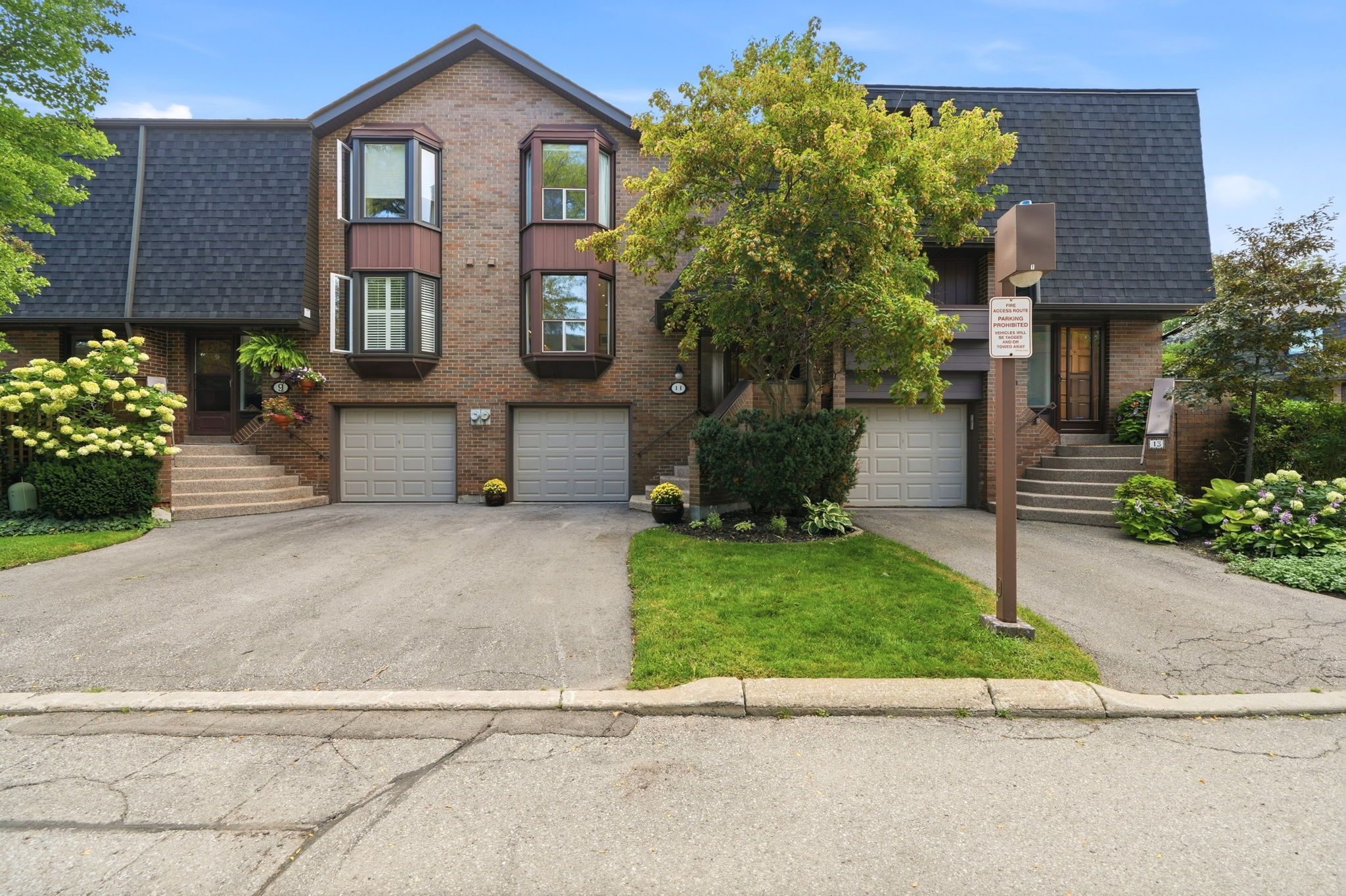 11 Gypsy Roseway, Toronto, On M2n 5y8