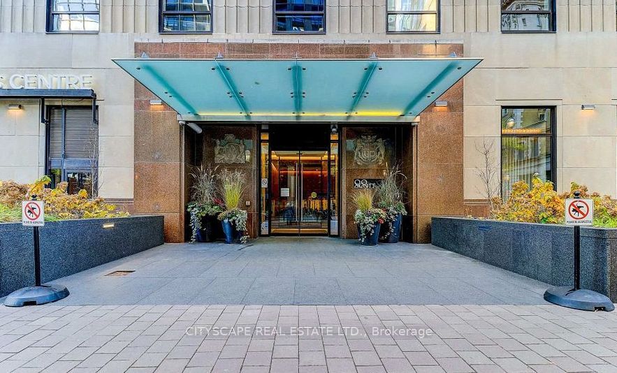 88 Scott Street 2403, Toronto, On M5e 1x6