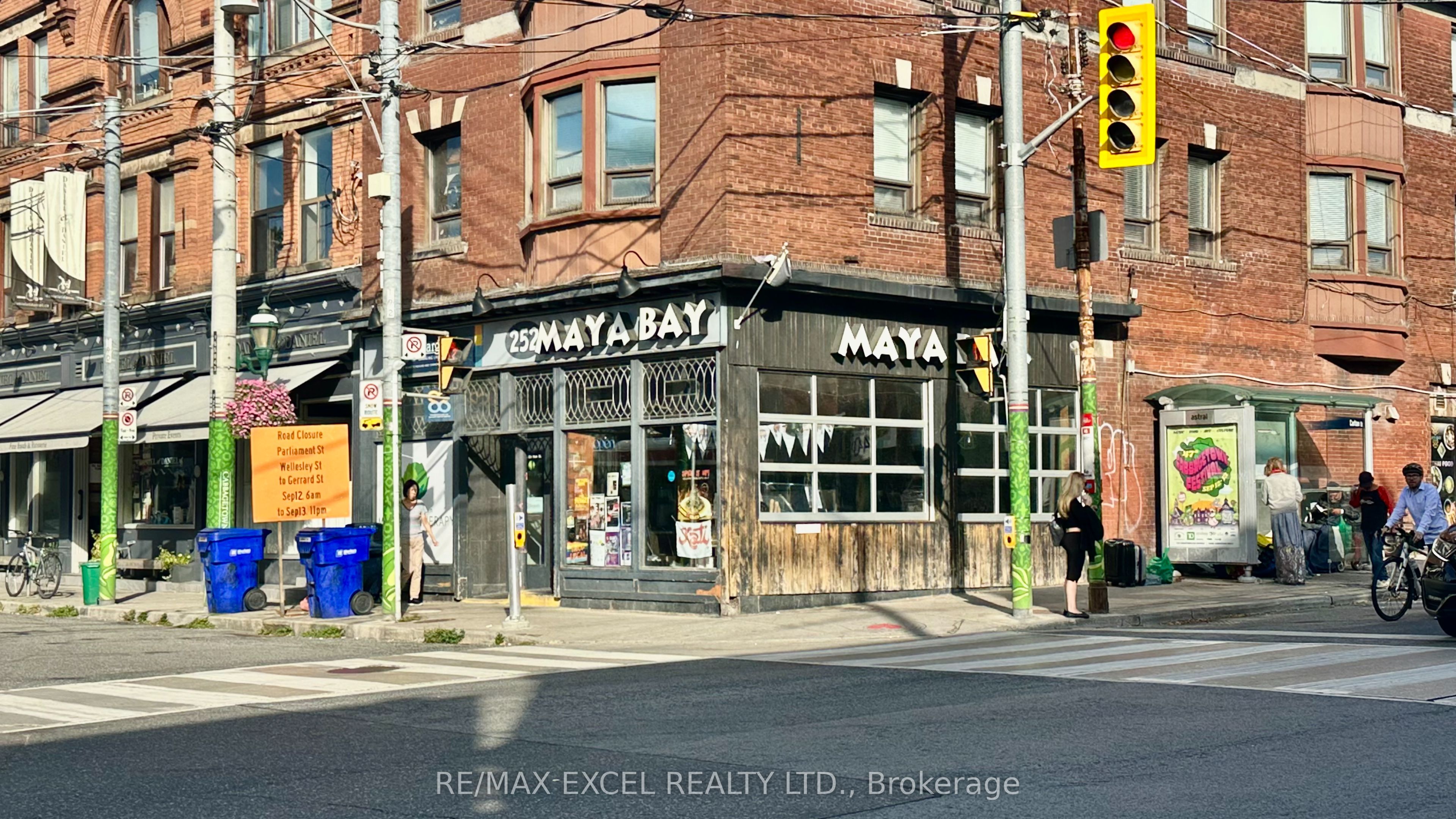 252 Carlton Street, Toronto, On M5a 2l3