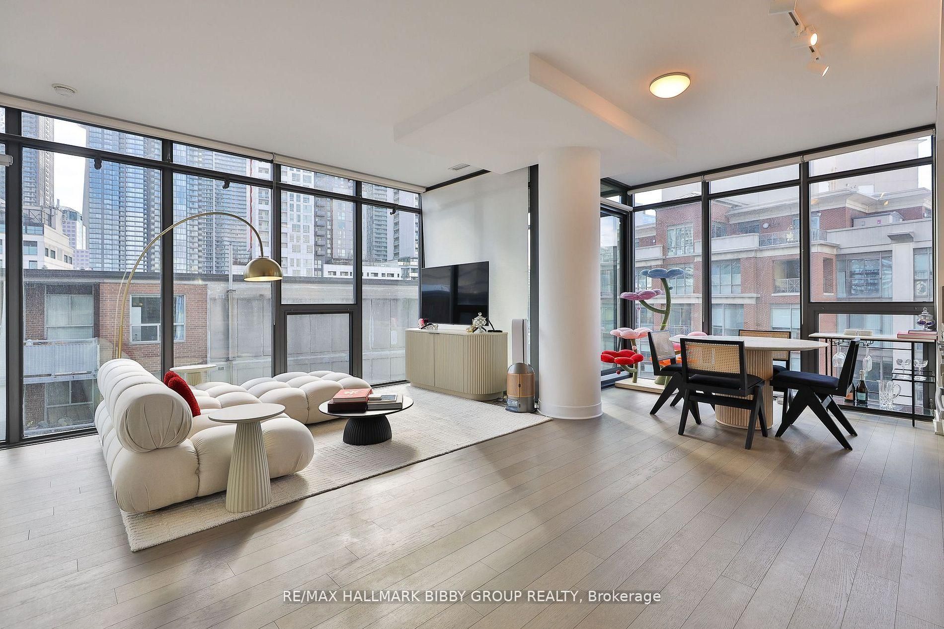 15 Beverley Street 710, Toronto, On M5t 1x8