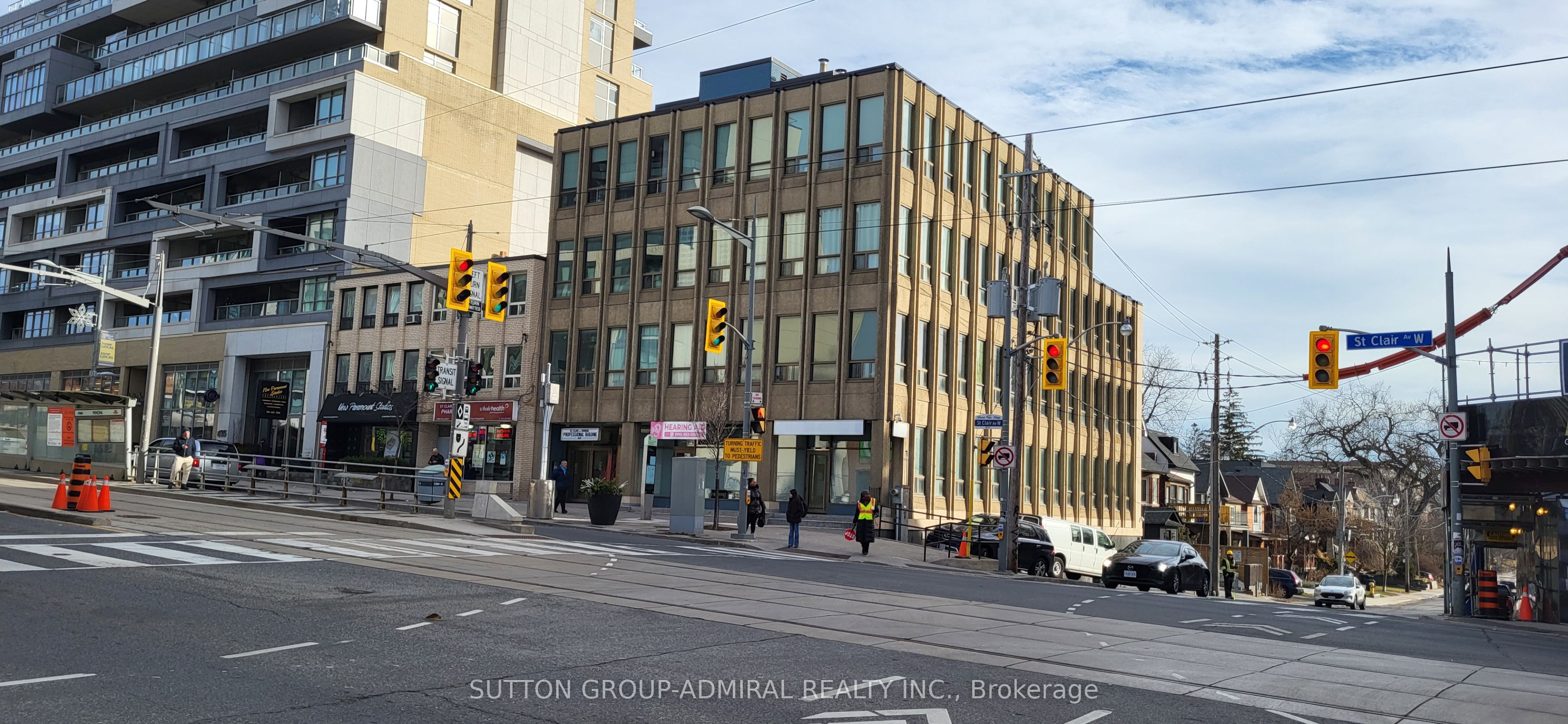 845 St Clair Avenue W 204a, Toronto, On M6c 1c2