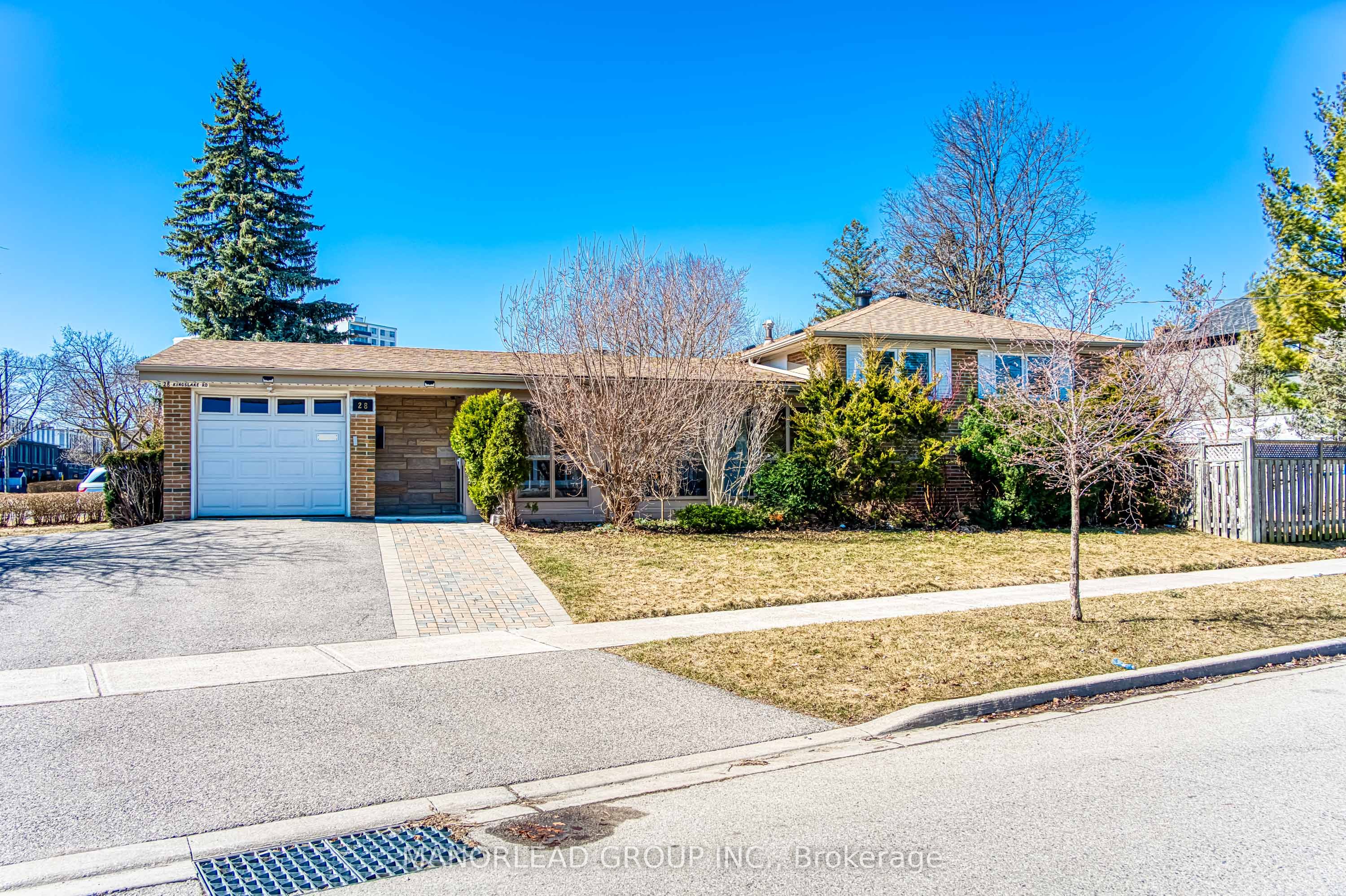 28 Kingslake Road Lower, Toronto, On M2j 3c9