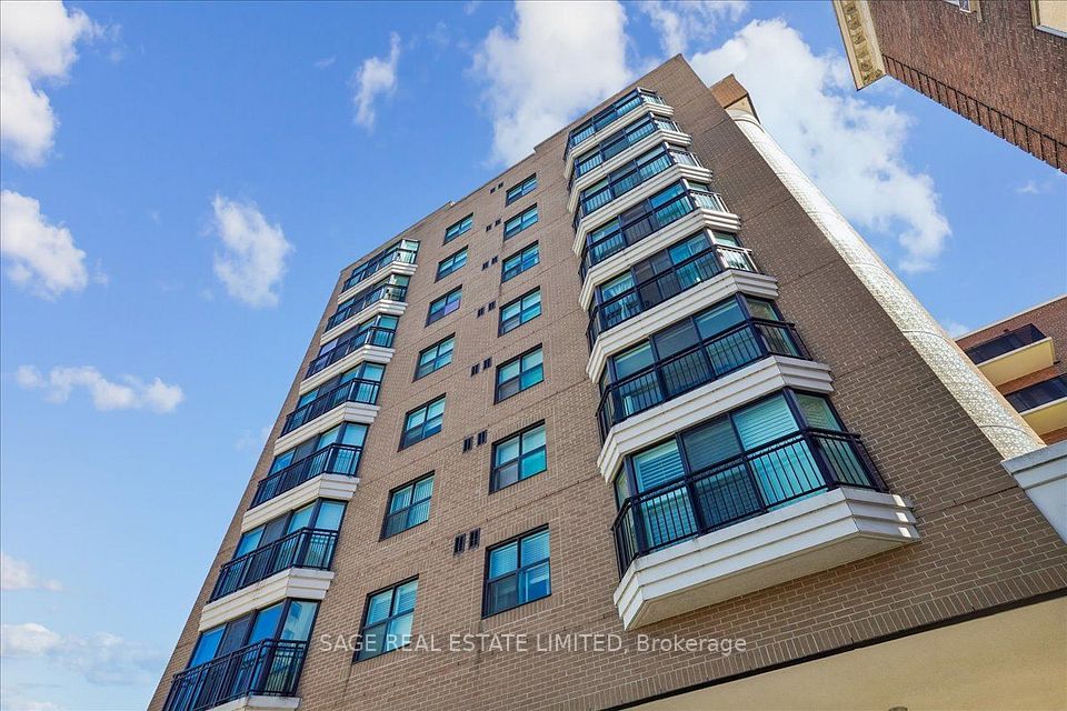 97 Lawton Boulevard 901, Toronto, On M4v 1z6