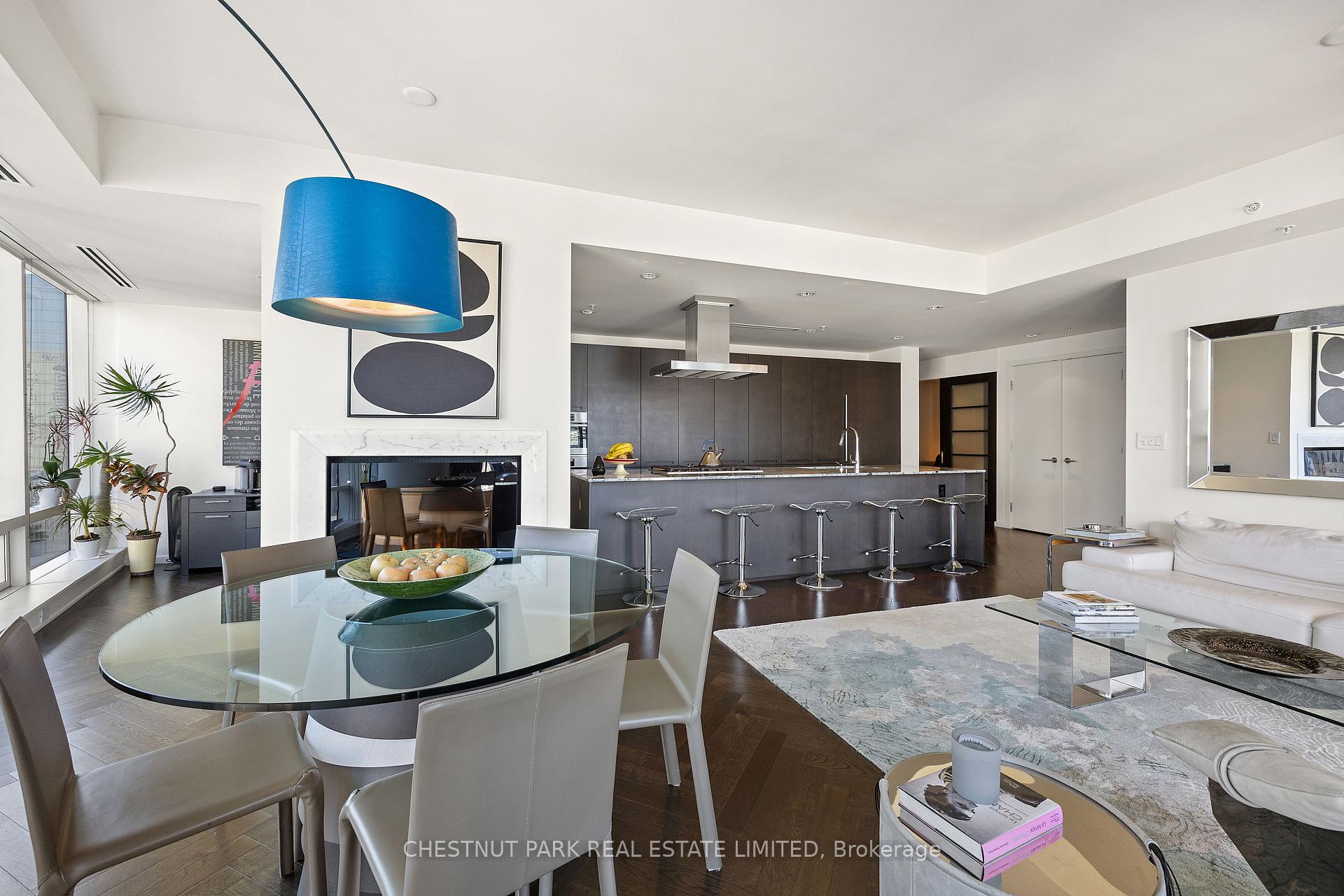 180 University Avenue 3006, Toronto, On M5h 0a2