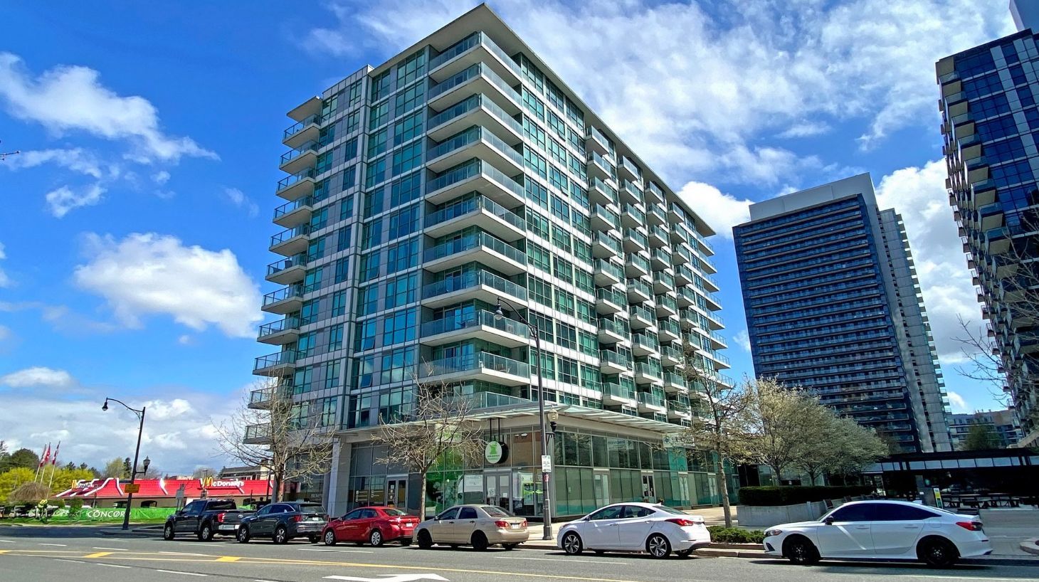 15 Singer Court 305, Toronto, On M2k 0b1