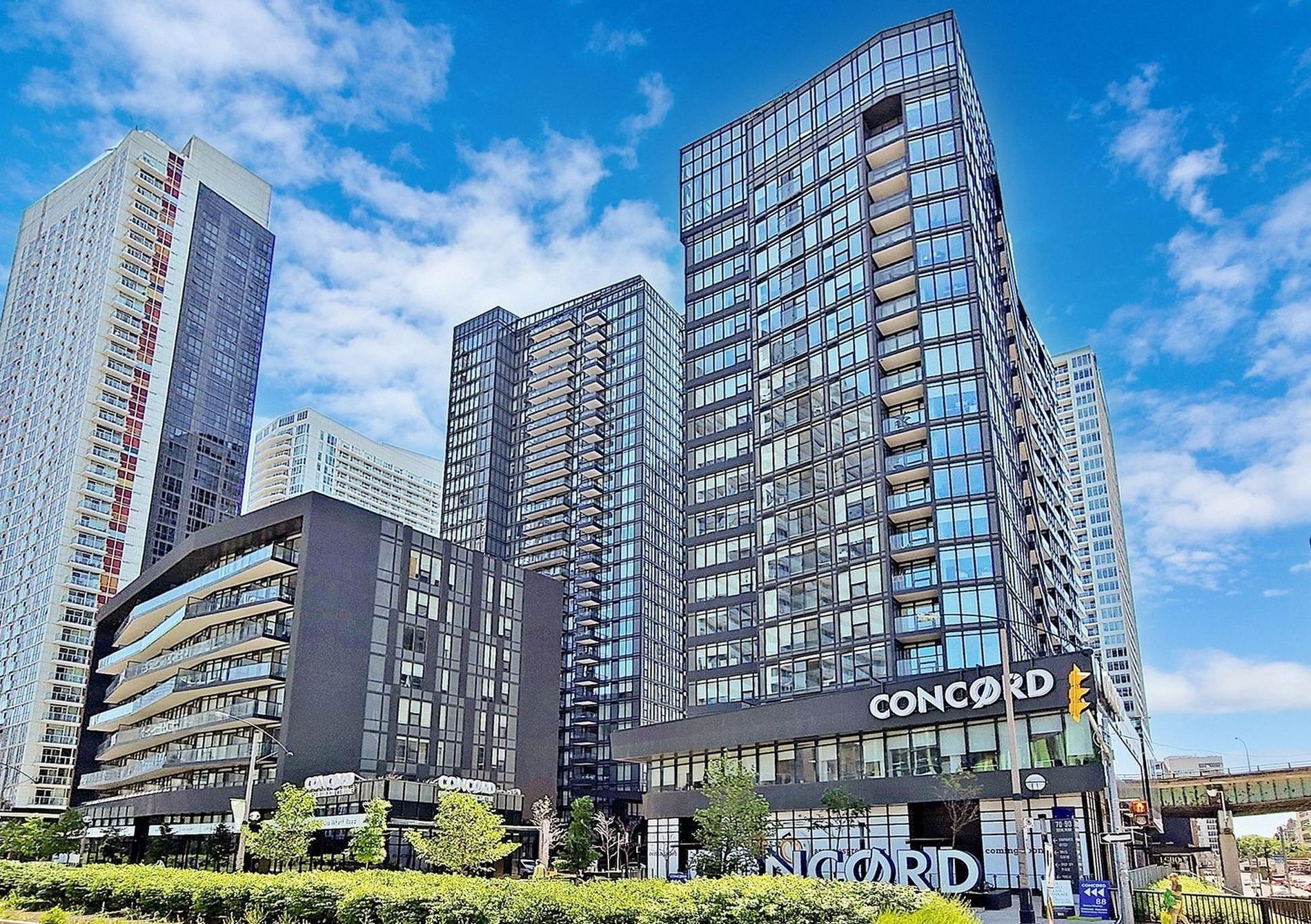 70 Queens Wharf Road 2305, Toronto, On M5v 0j2