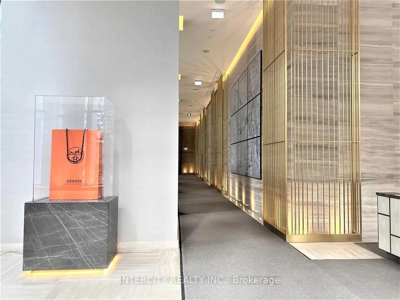 50 Charles Street 1604, Toronto, On M4y 0c3