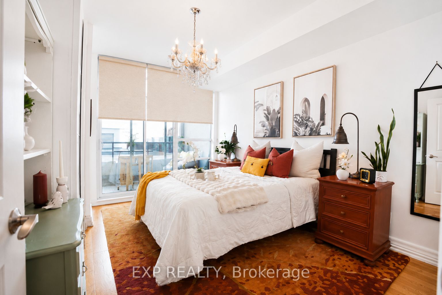 500 St Clair Avenue W 404, Toronto, On M6c 1a8