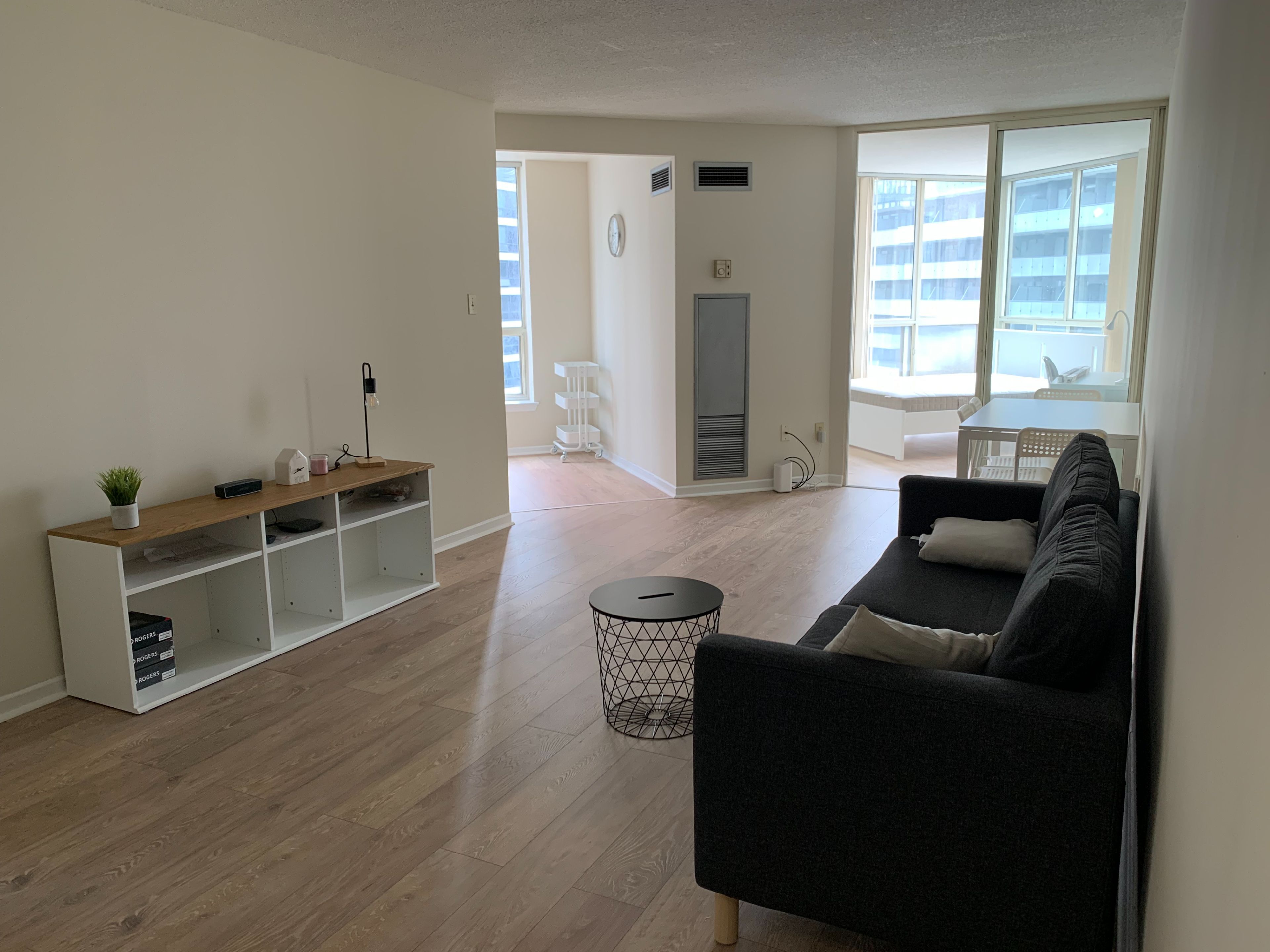 44 St. Joseph Street 1212c, Toronto, On M4y 2w4