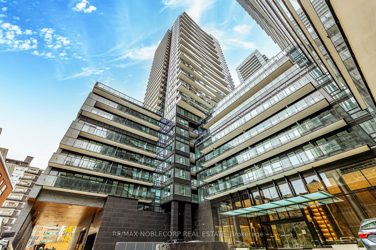 117 Broadway Avenue 817, Toronto, On M4p 1v3