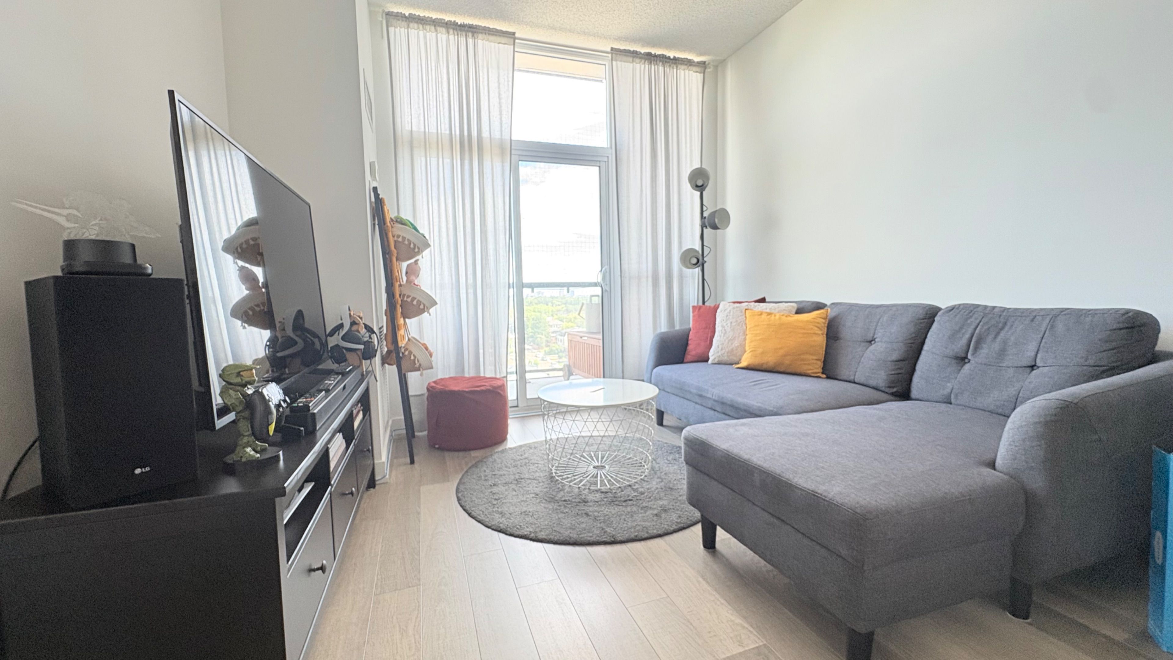 1603 Eglinton Avenue W 802, Toronto, On M6e 0a1