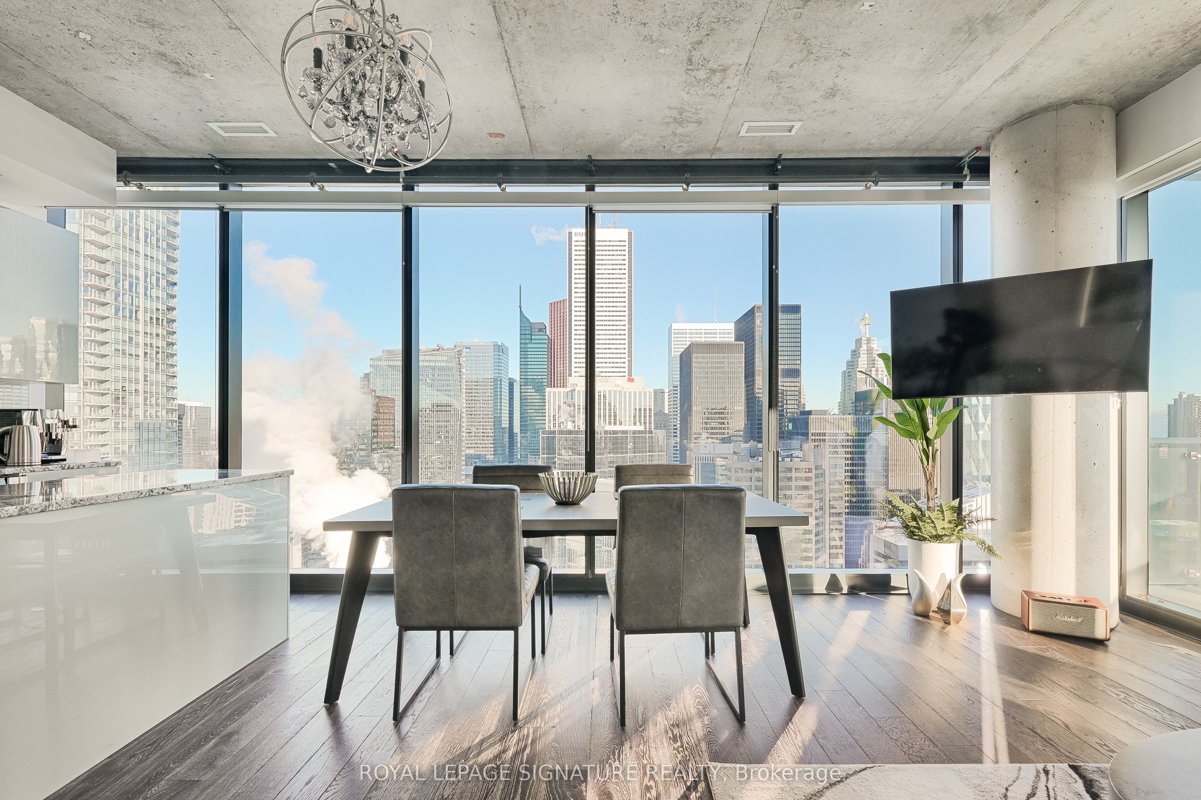 224 King Street W 3803, Toronto, On M5h 1k4