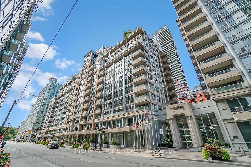 270 Wellington Street W 608, Toronto, On M5v 3p5