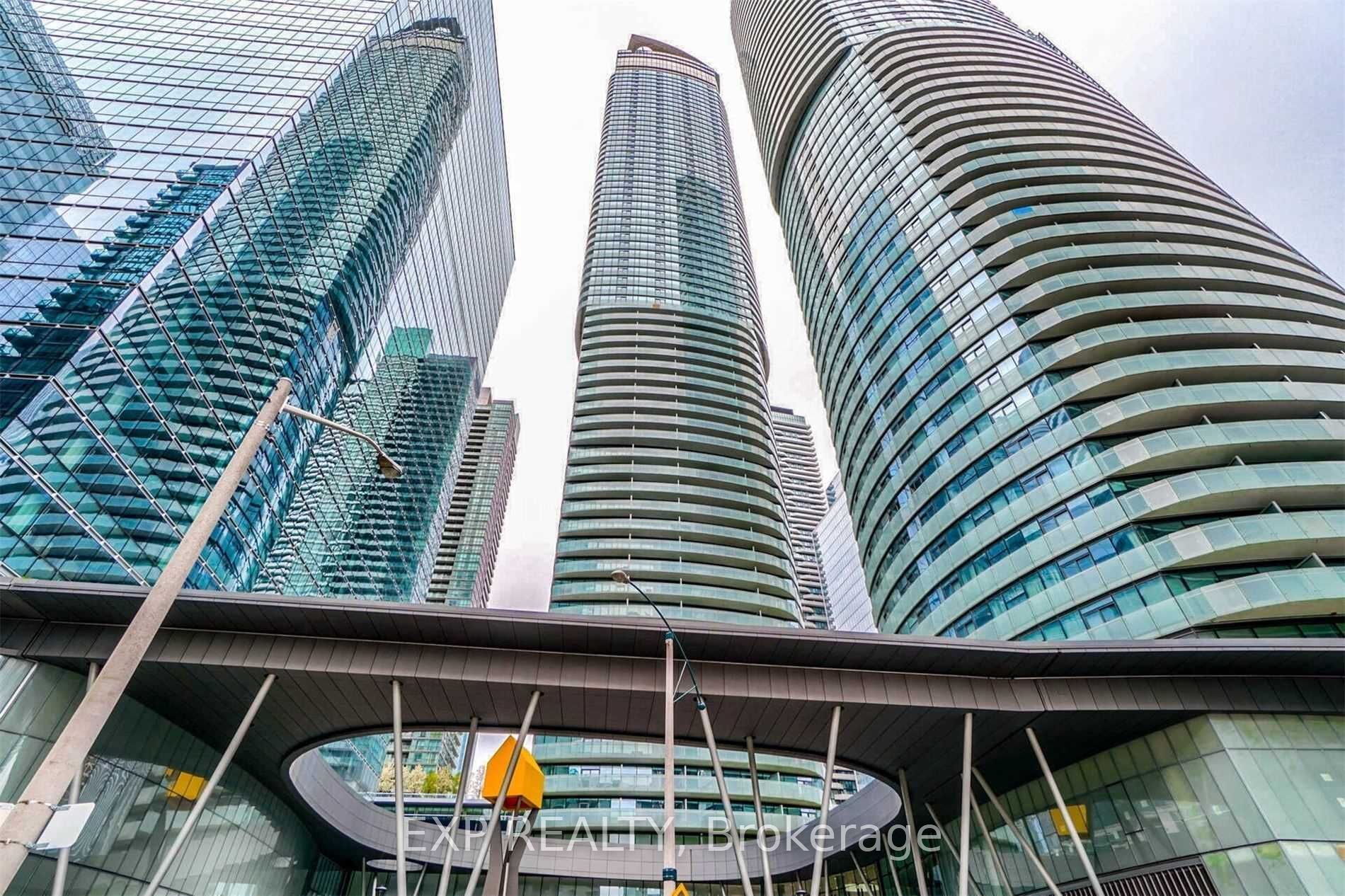 14 York Street 2111, Toronto, On M5j 0b1