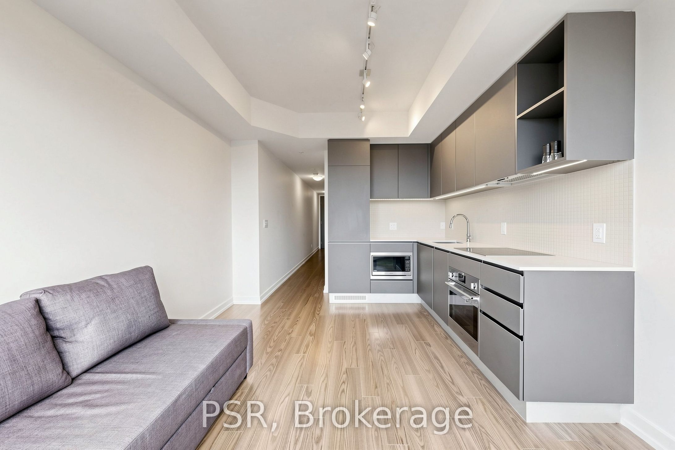 377 Madison Avenue 521, Toronto, On M4v 2w7