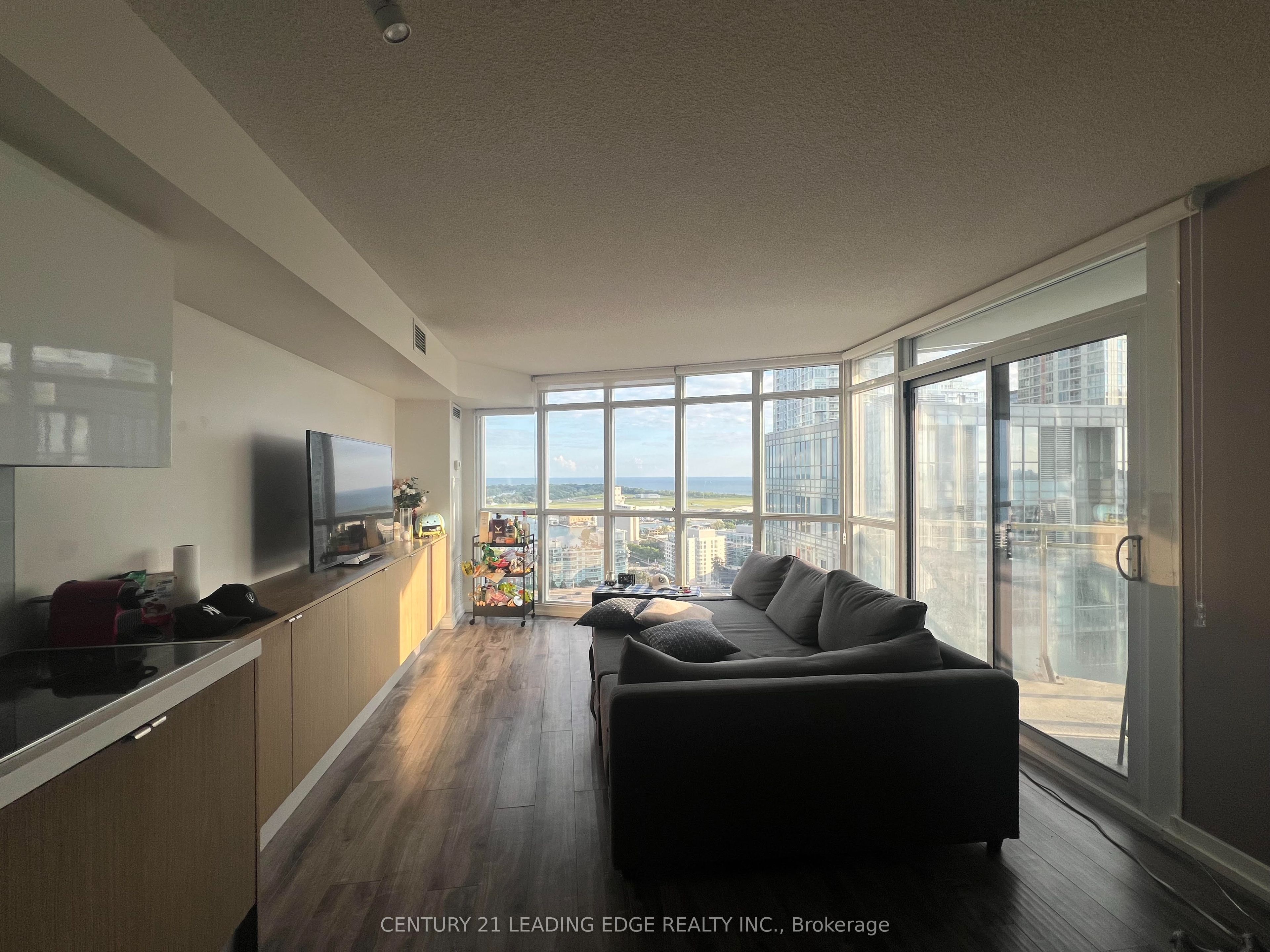 21 Iceboat Terrace 2809, Toronto, On M5v 4a9