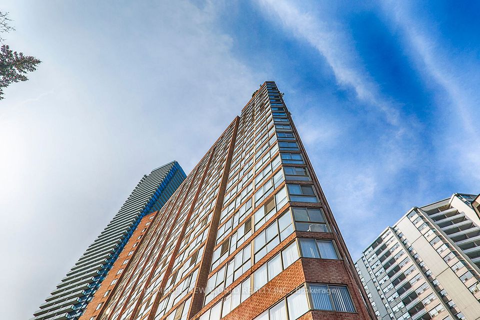 1055 Bay Street 610, Toronto, On M5s 3a3