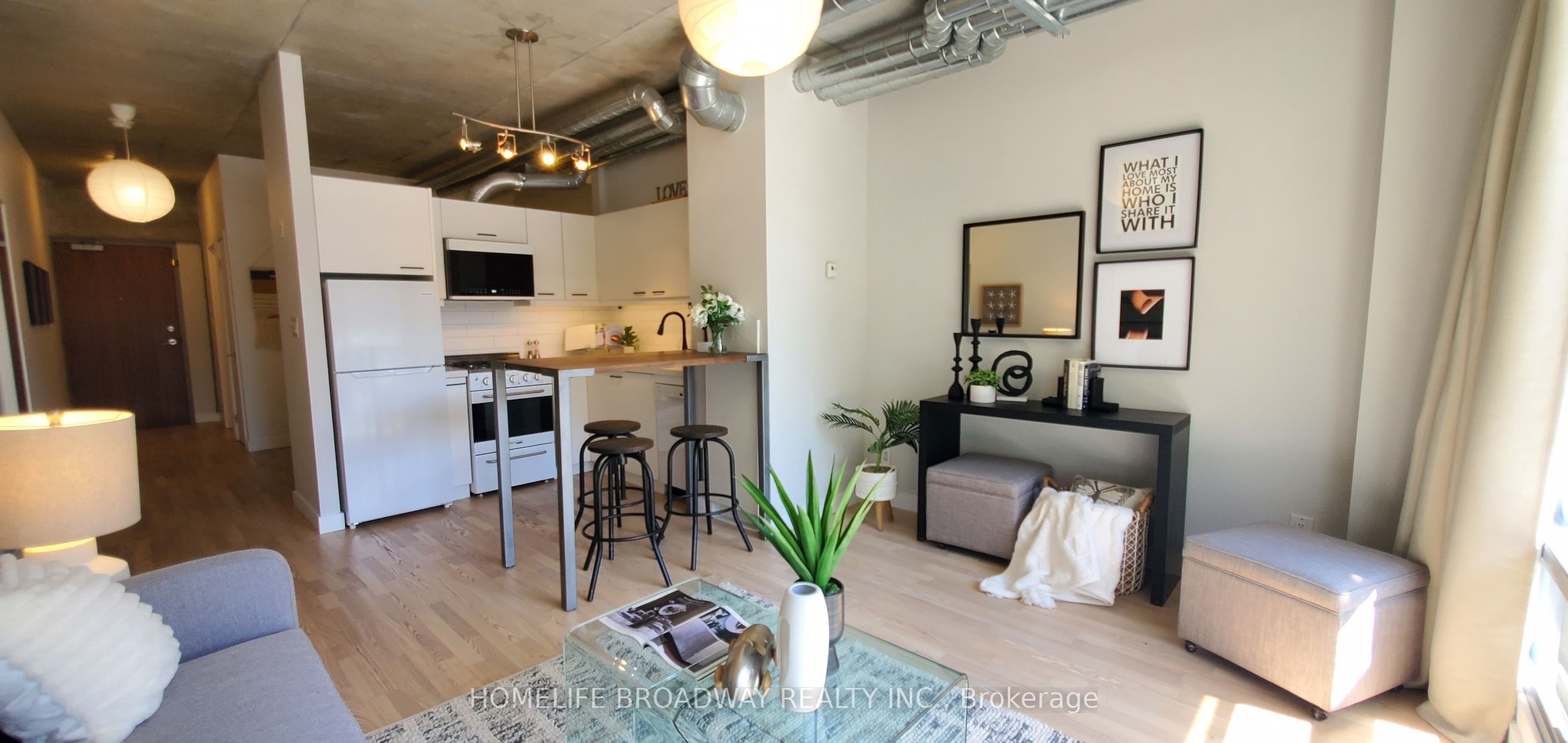 169 John Street 303, Toronto, On M5t 1x3