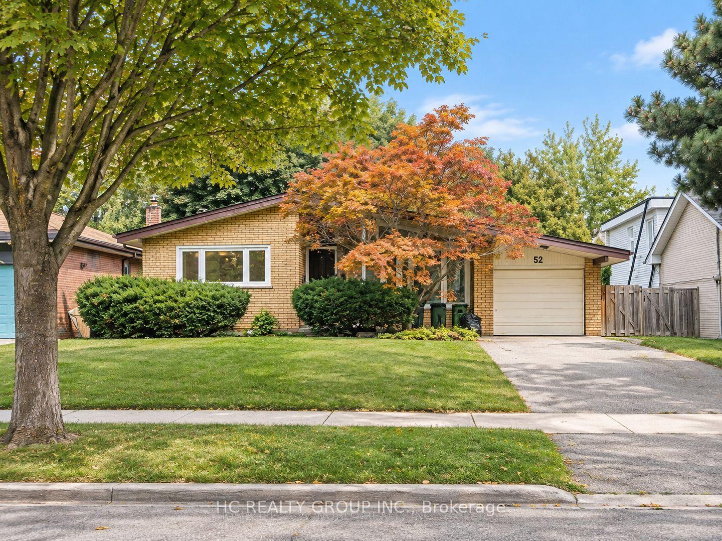 52 Dukinfield Crescent, Toronto, On M3a 2s1