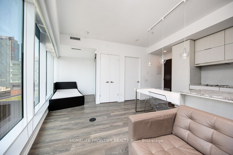 197 Yonge Street 1513, Toronto, On M5b 1m4