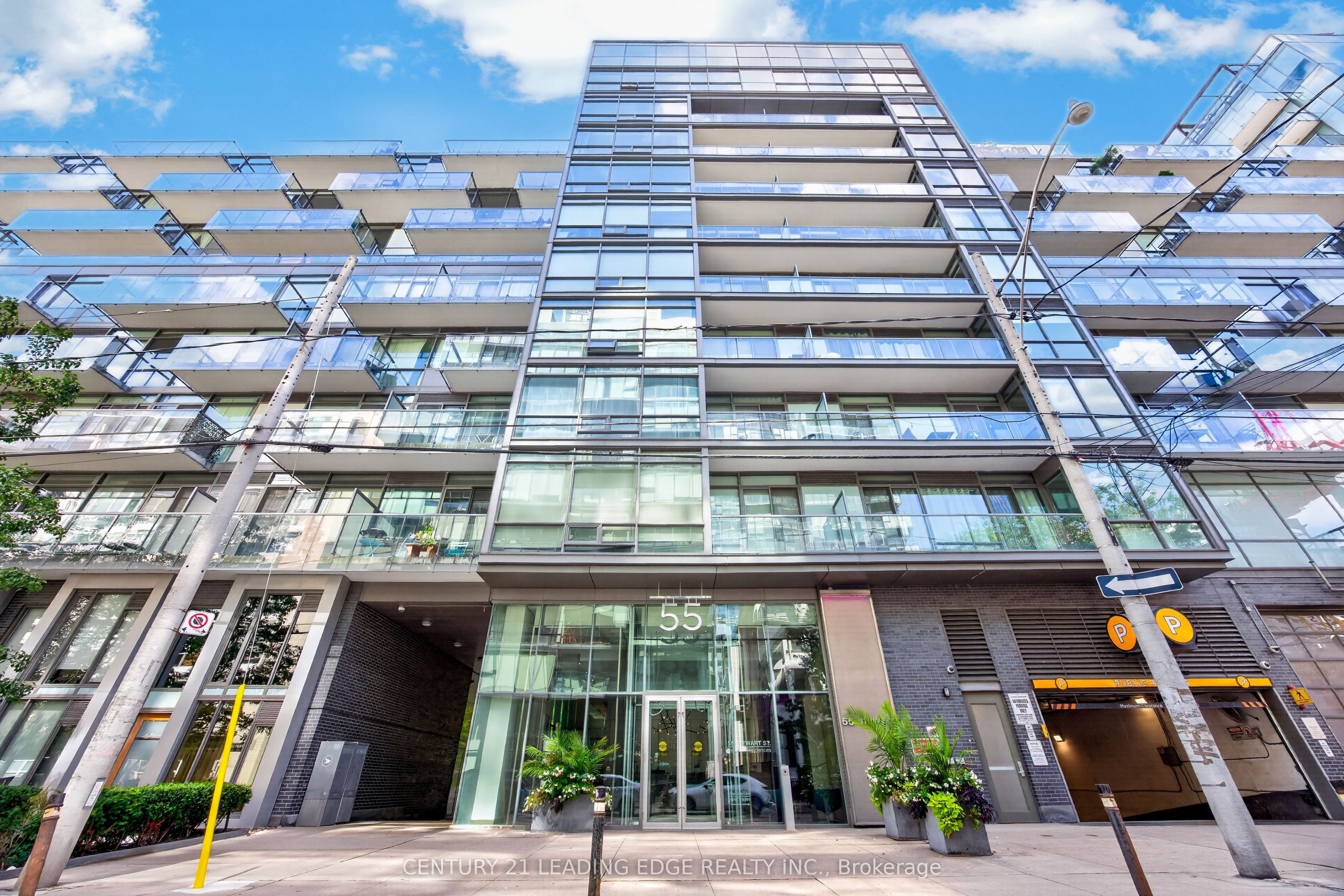 55 Stewart Street Ph1001, Toronto, On M5v 2v1